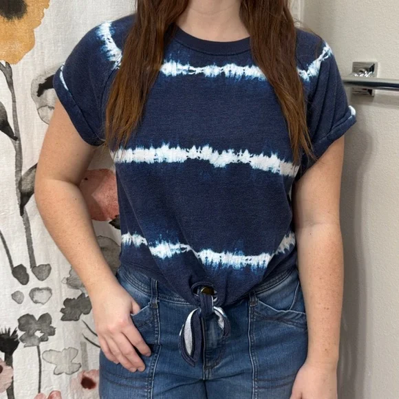 Women’s Old Navy White and Navy Blue Tie-Dye Short Sleeve Boxy Tee. Size S. - Picture 2 of 8